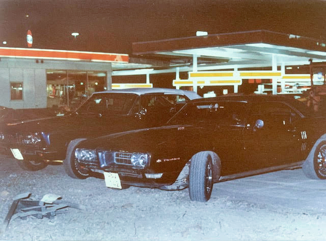 1967 Firebird vid bensinmack